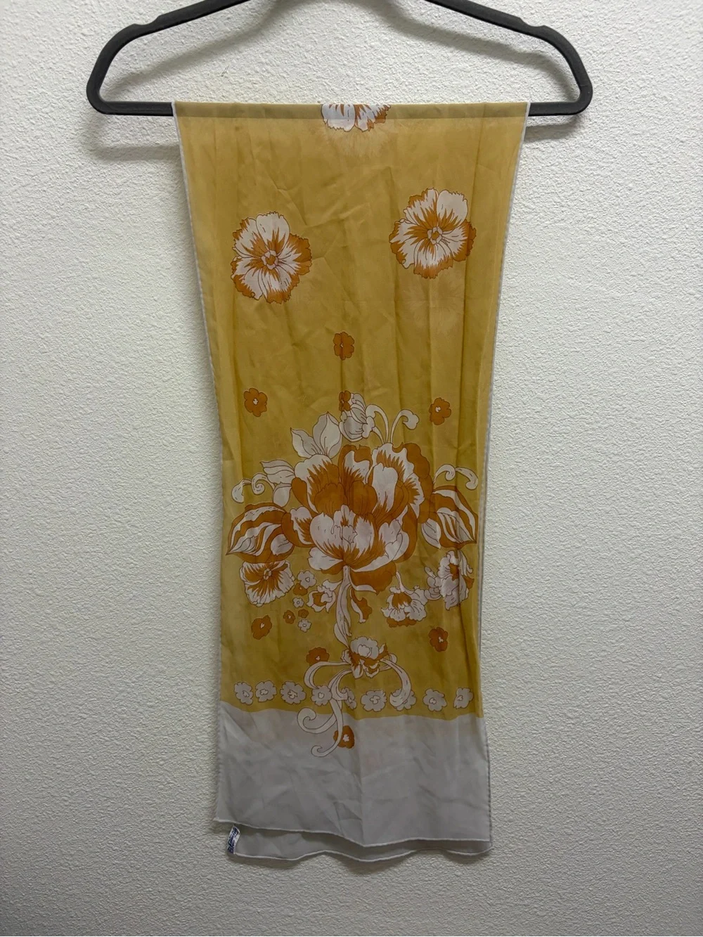 VTG Handrolled Rectangular Scarf Yellow Floral by Celebretees - Desco